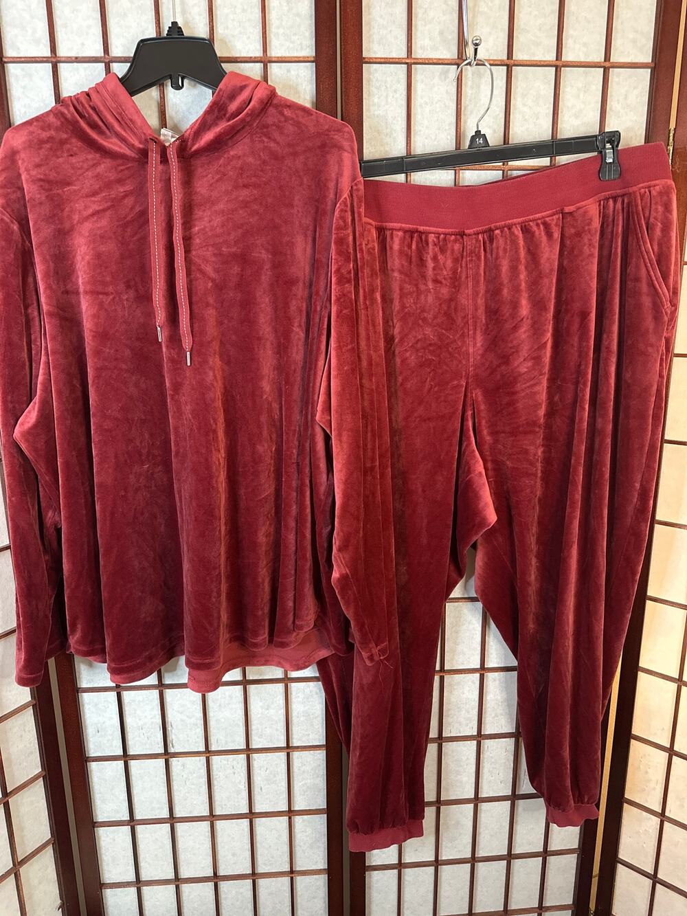 LIVI Two-piece velvet/velour red/cranberry lounge wear tunic and joggers 26/28